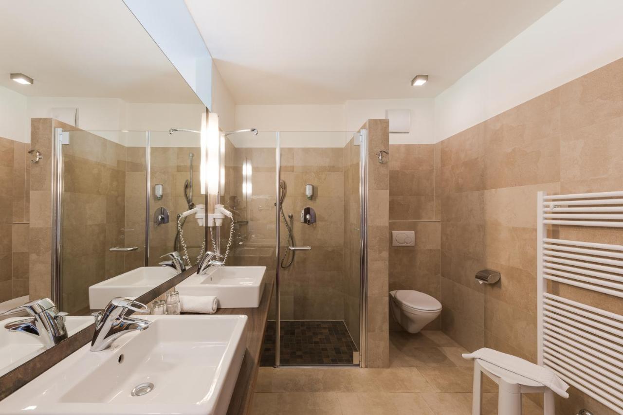 Hotel Mandelhof Аппиано-Сулла-Страда-дель-Вино Экстерьер фото