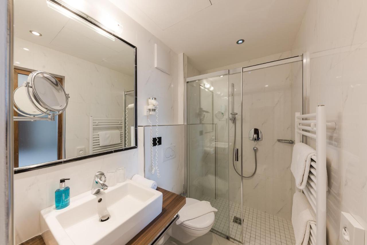 Hotel Mandelhof Аппиано-Сулла-Страда-дель-Вино Экстерьер фото